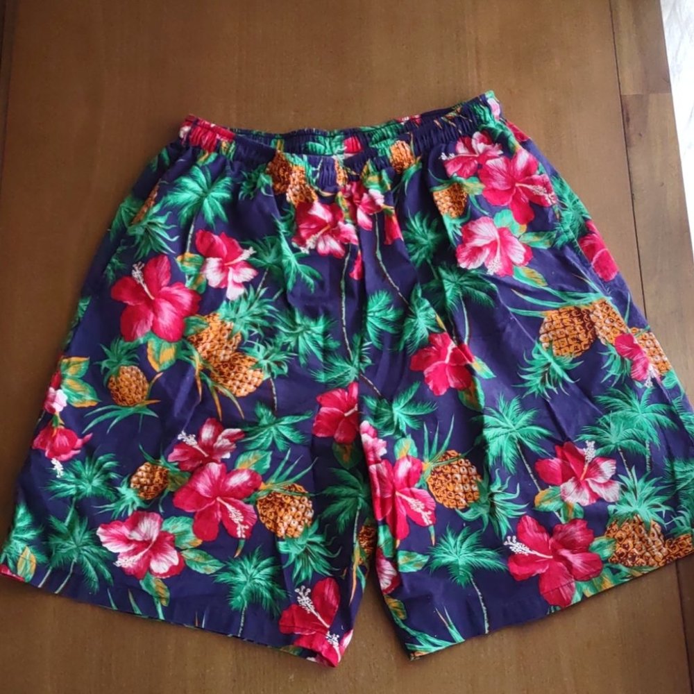 Vintage royal Hawaiian pineapple floral shorts unisex size large/xl